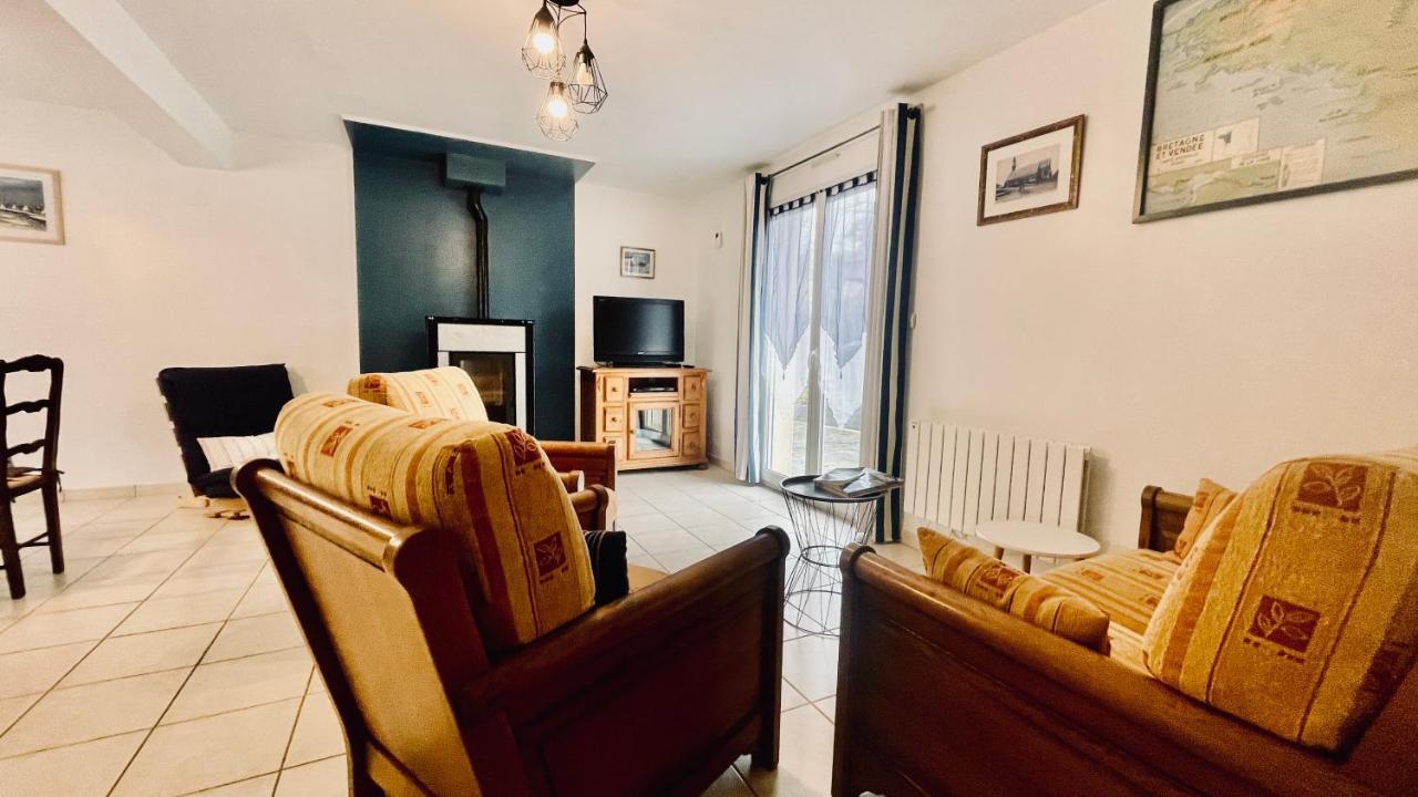 Maison Spacieuse A Deux Pas De La Plage Roscanvel Bagian luar foto